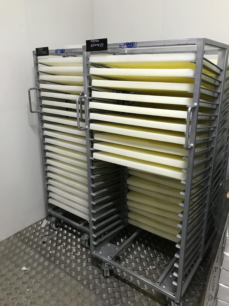 Placas Eutécticas recargándose en cámara de frío
